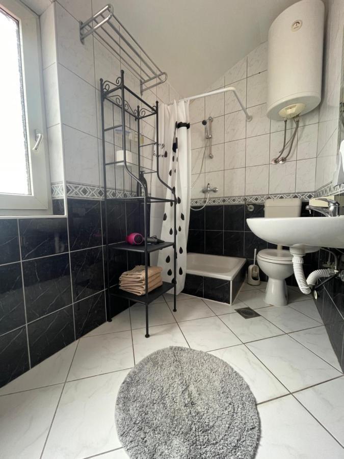 Apartments Frigan Maslenica Luaran gambar