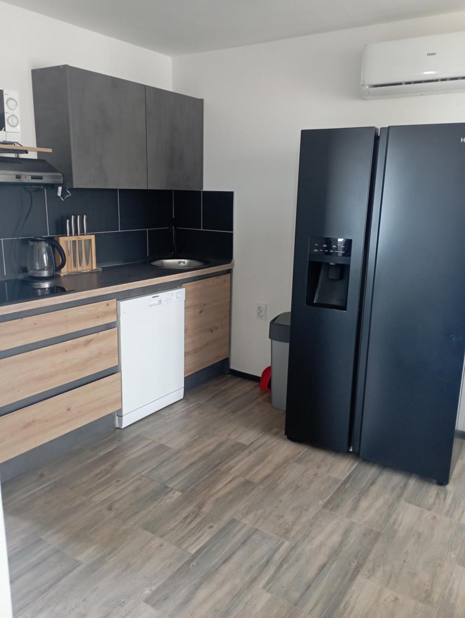 Apartments Frigan Maslenica Luaran gambar