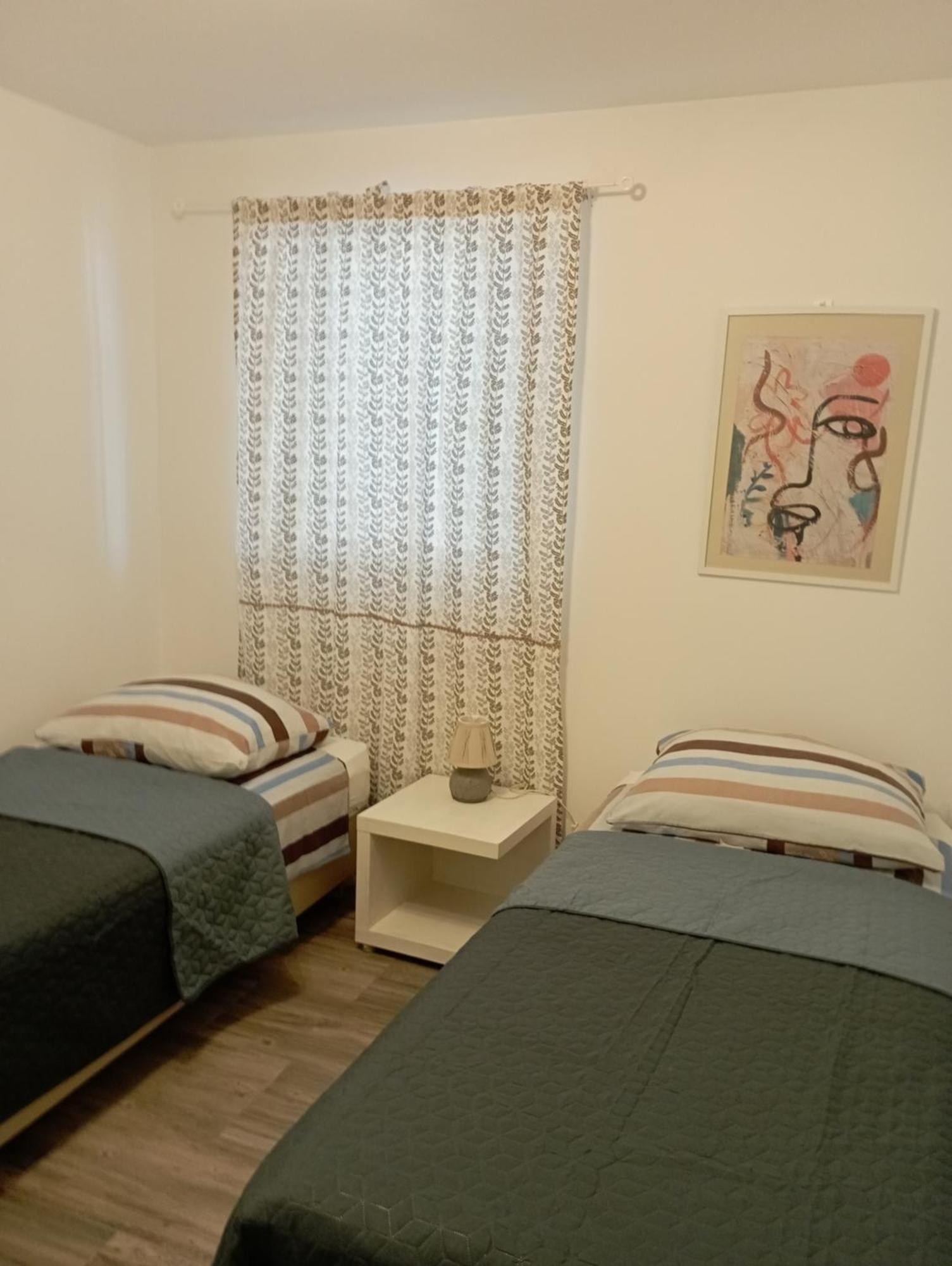 Apartments Frigan Maslenica Luaran gambar